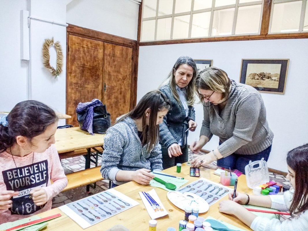 Atelier de pictură pe linguri de lemn la Slobozia 23184