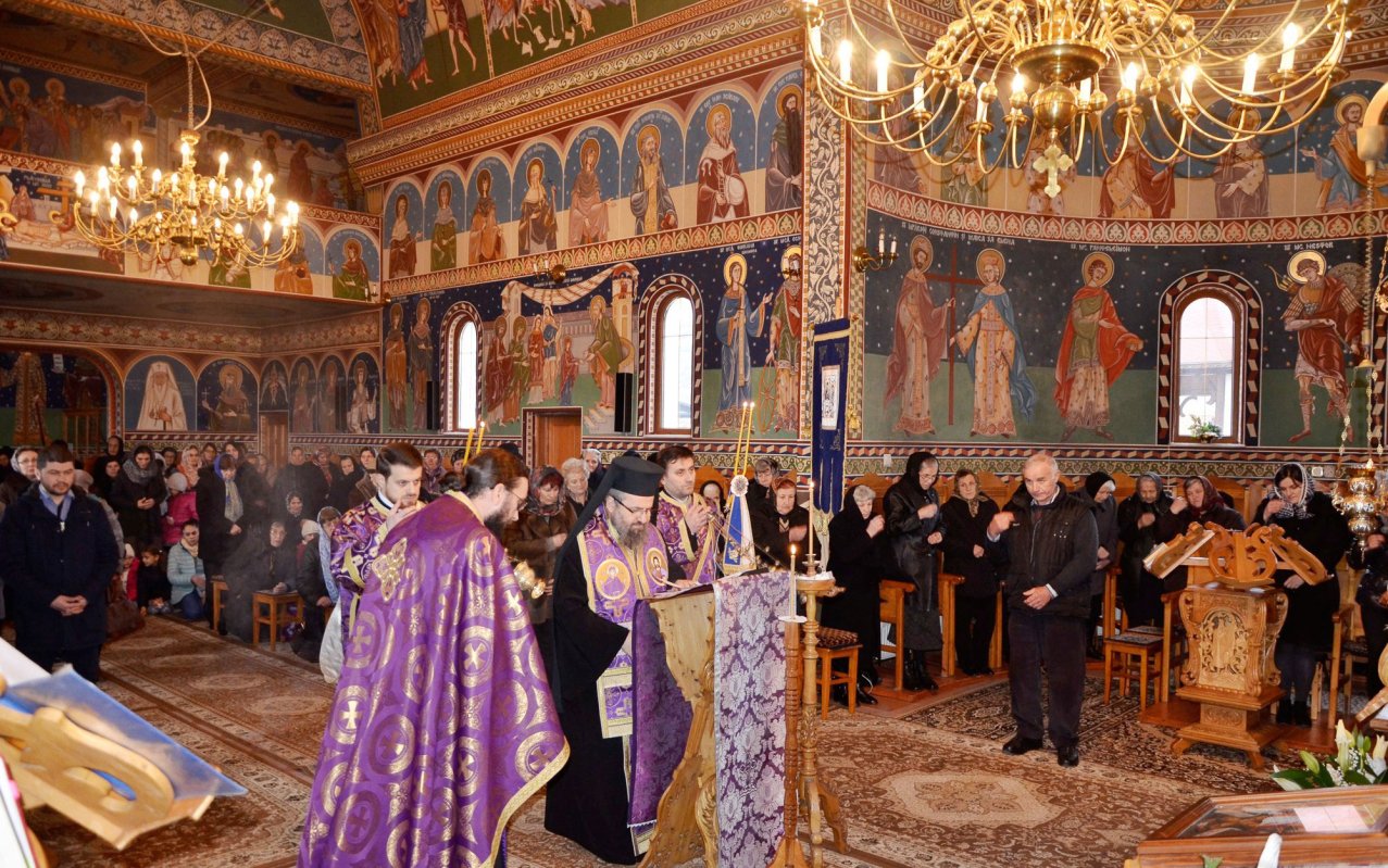 Slujiri arhiereşti, la începutul Postului Sfintelor Paşti 23099