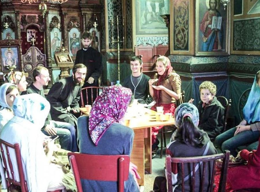 Întâlniri cu tinerii la Biserica „Sfântul Nicolae”-Coastă din Slatina 23038