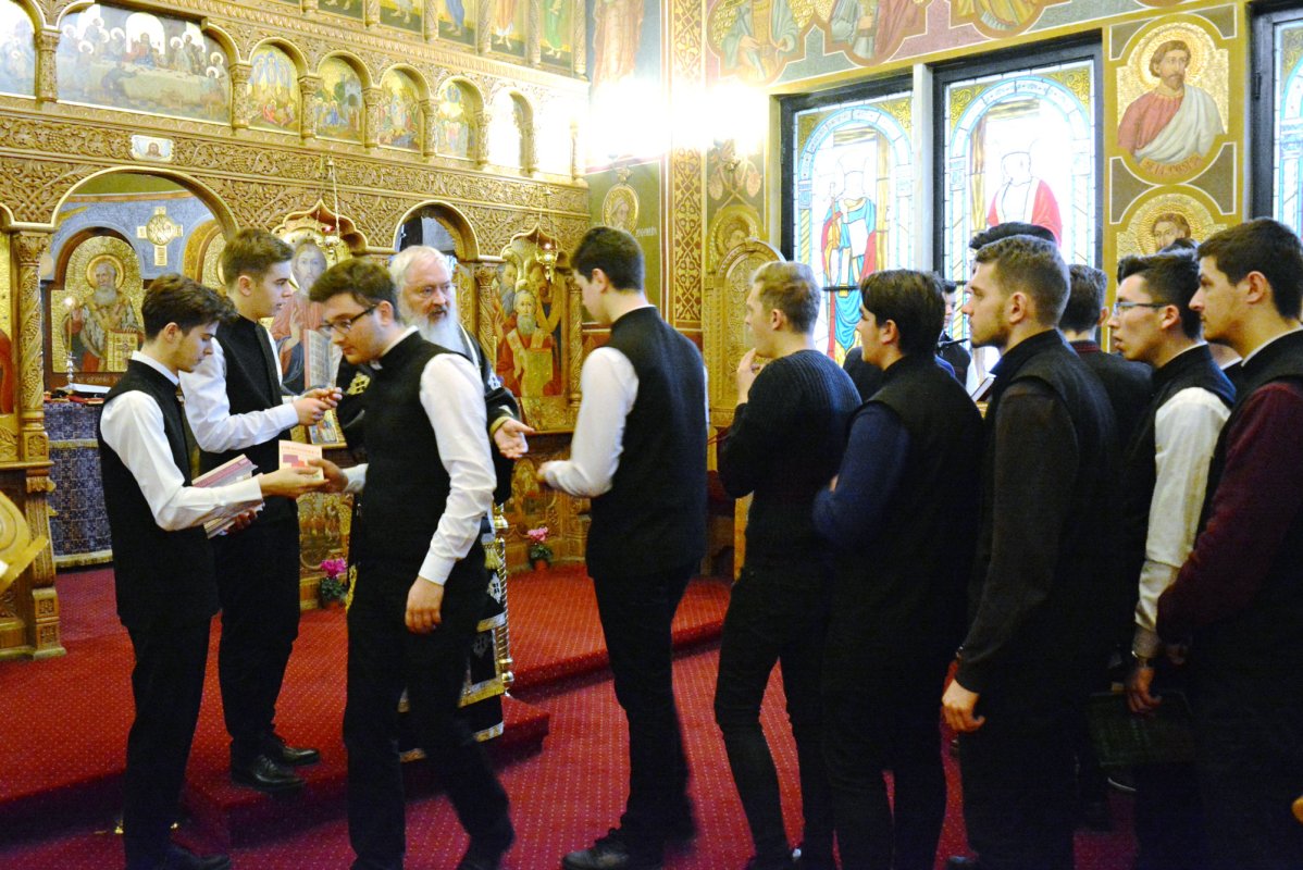 Liturghie arhierească la Seminarul Teologic clujean 22970