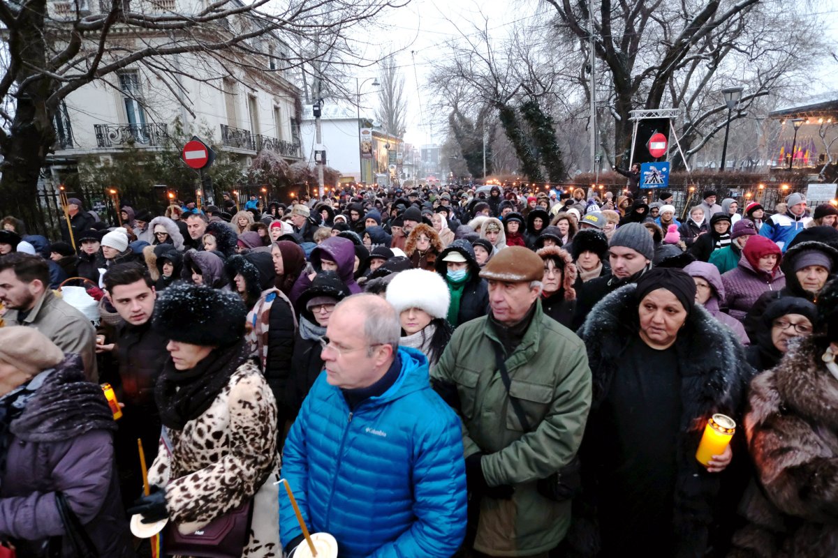 Procesiuni cu lumini și icoane în Capitală 22999