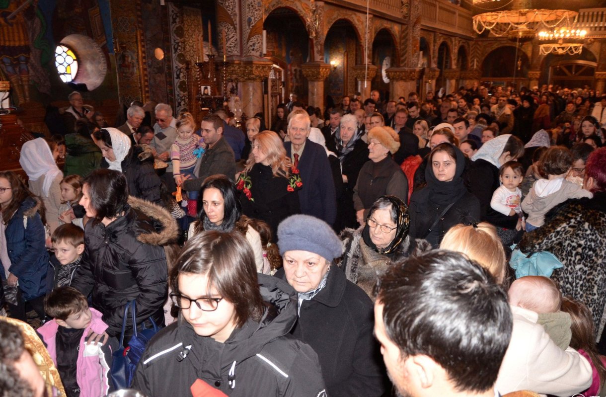 Slujiri arhiereşti în Duminica Ortodoxiei 22905