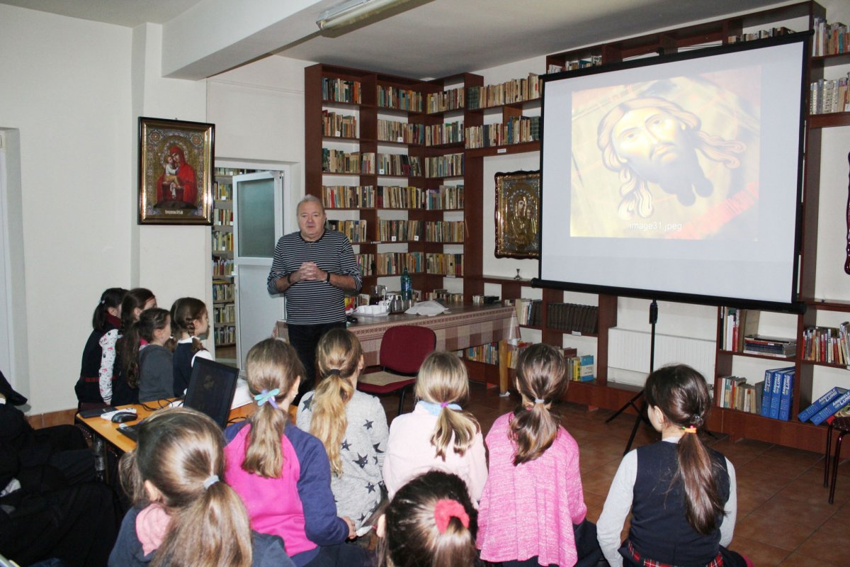 Dialog cu copiii despre sănătate, în parohia clujeană „Naşterea Domnului” 22746