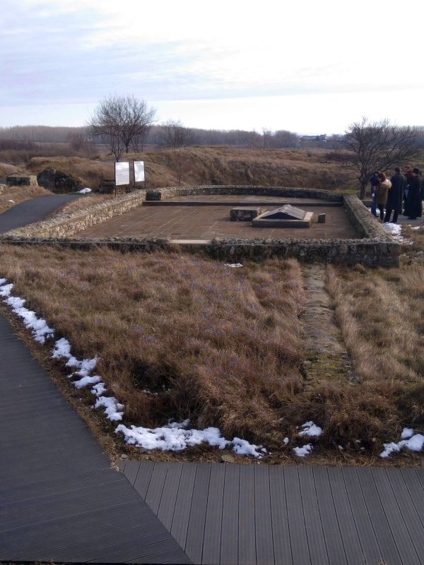 Bazilica bizantină  și fântâna secretă de la Sucidava 22883