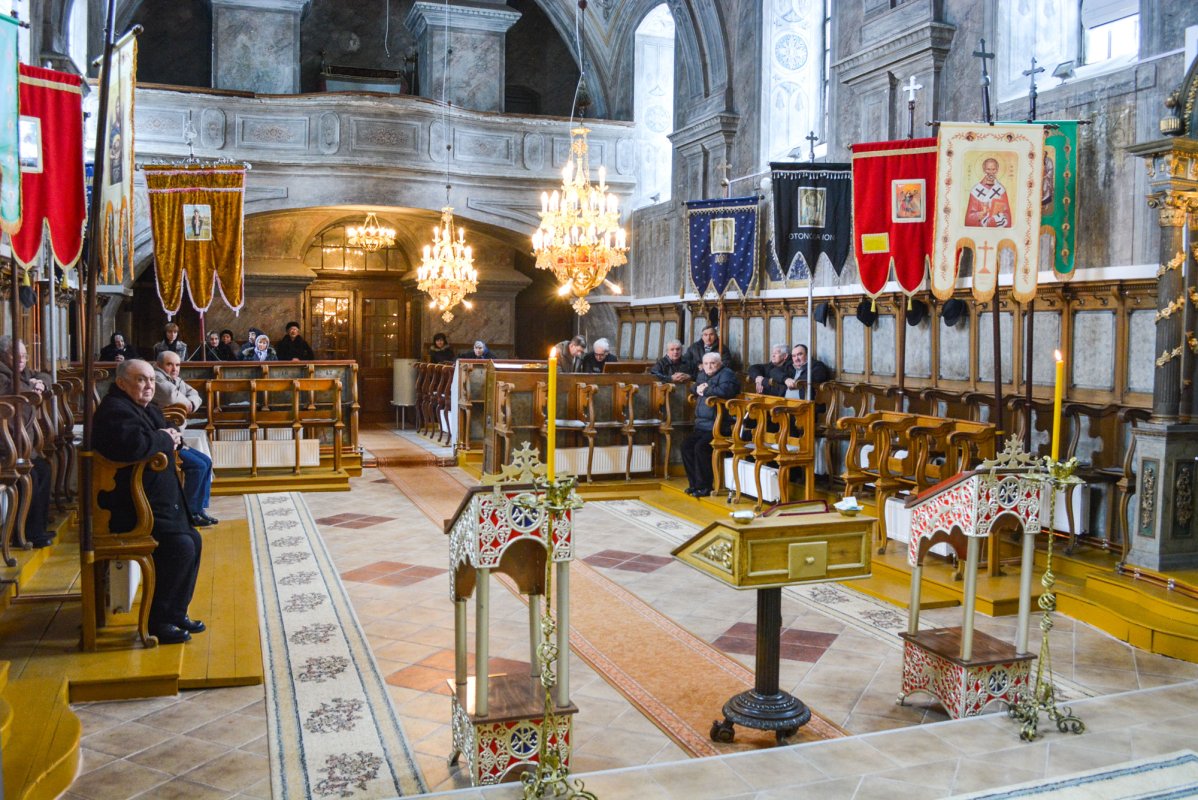 Comuniune liturgică la Parohia Seleuș din Serbia 22530