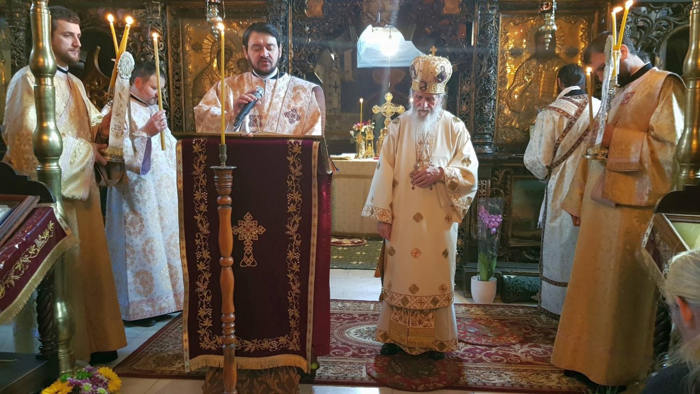 IPS Pimen: „Dacă avem credinţa şi faptele cele bune, avem dragoste faţă de aproapele nostru“ 22476