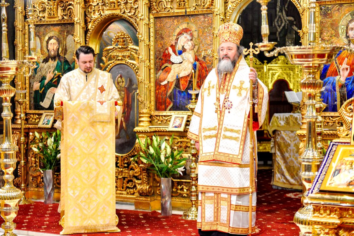 Liturghii arhiereşti în Capitală 22525