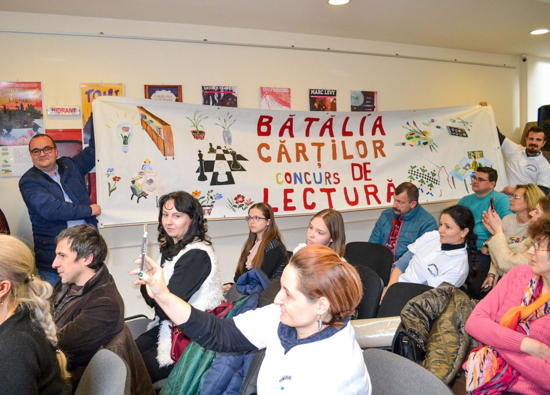 Elevi din toată ţara în „Bătălia cărţilor” 22471