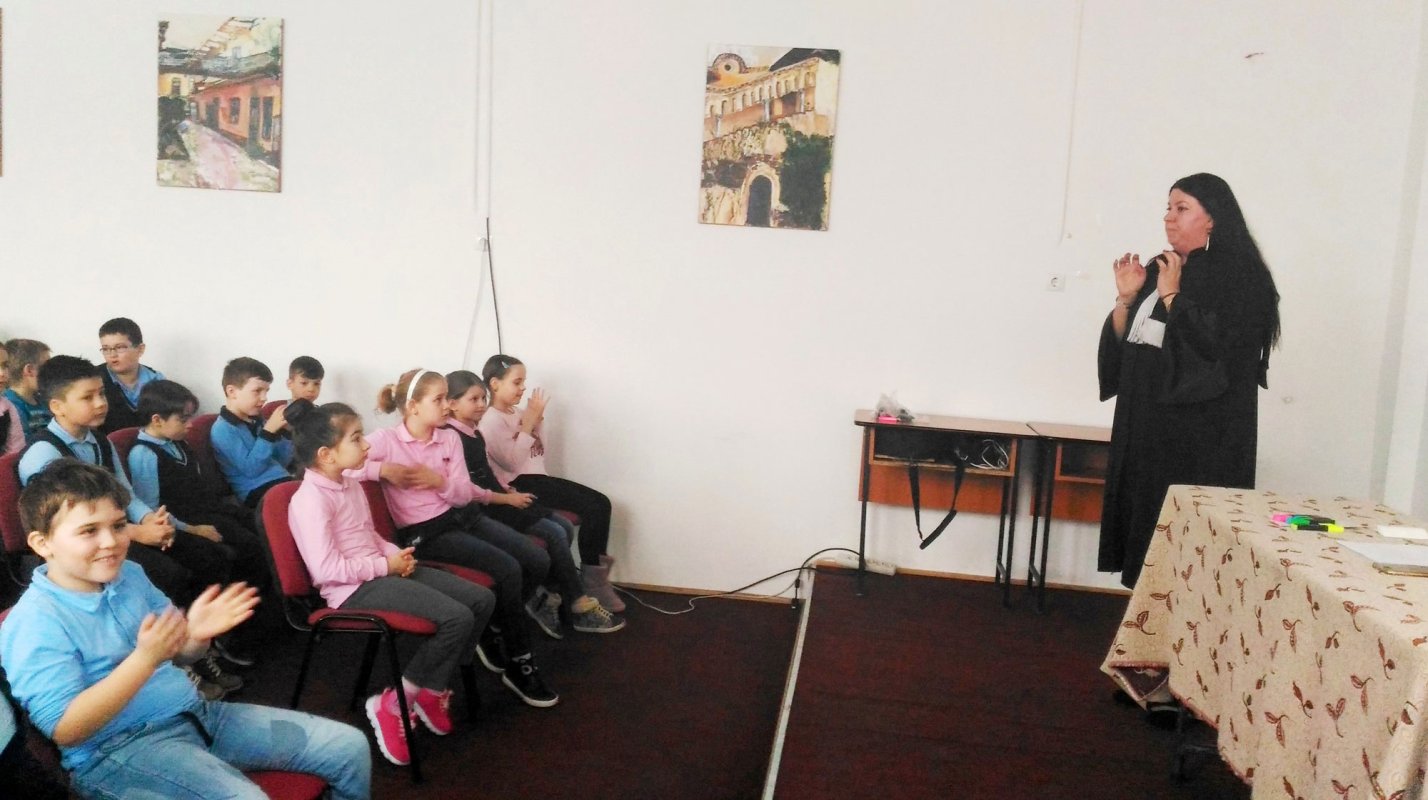 Activitatea cu temă juridică „Eu şi faptele mele”, pentru elevi de la Liceul Ortodox „Episcop Roman Ciorogariu” din Oradea 22271