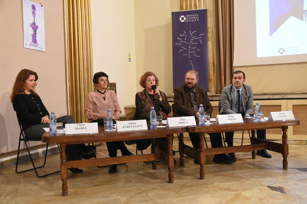 „Sacrificiul la feminin a fost mare în comunism” 22245