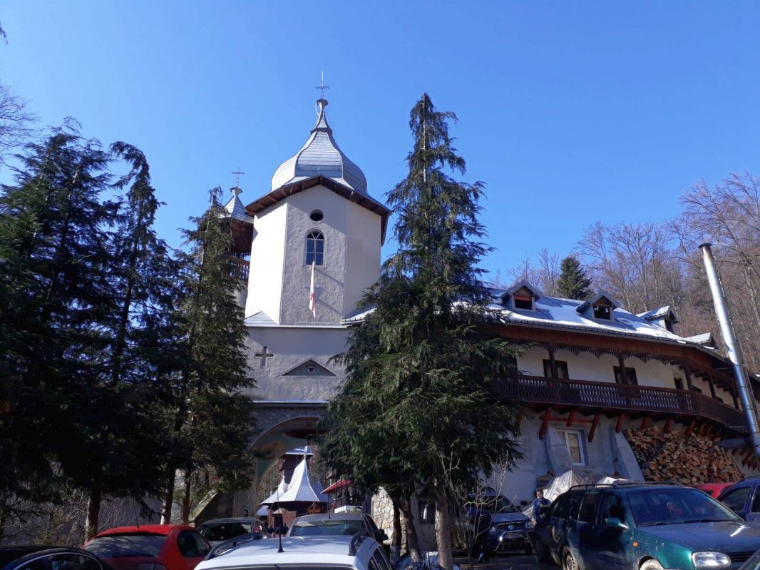 IPS Teofan: „Când Domnul Hristos îşi găseşte loc în om, înseamnă că se împlineşte taina Împărăţiei cerurilor“ 22132