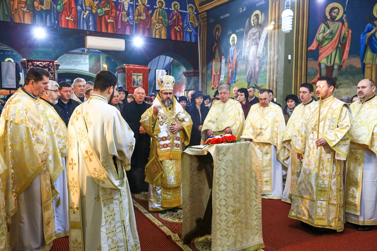 Sfânta Cruce, cinstită de credincioși 22098