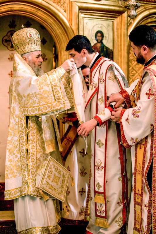 Sfânta Cruce, cinstită de credincioși 22100