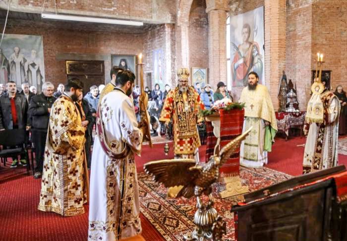 Sfânta Cruce, cinstită de credincioși 22101