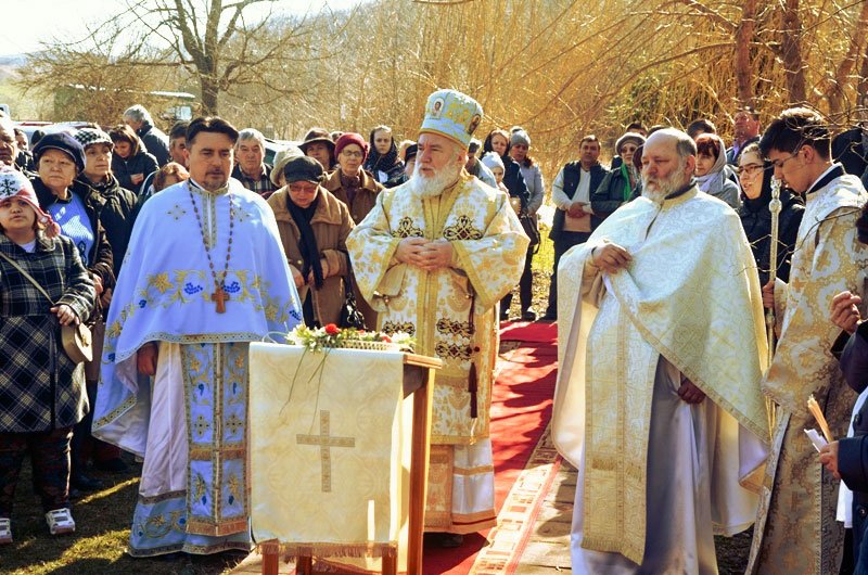 Sfânta Cruce, cinstită de credincioși 22103