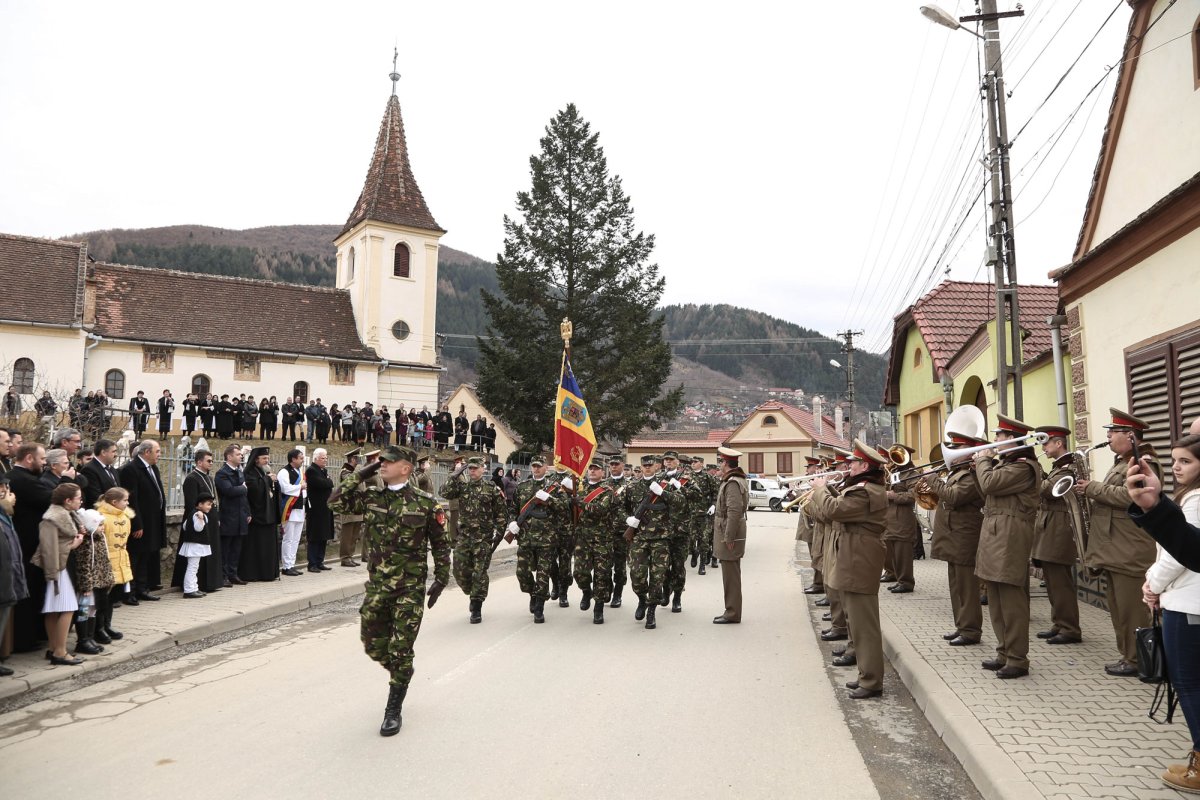 Slujiri arhiereşti în Duminica Sfintei Cruci 22062