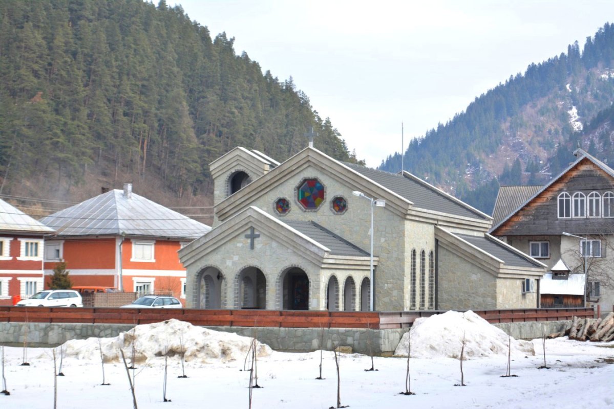 Slujiri arhiereşti în Duminica Sfintei Cruci 22064