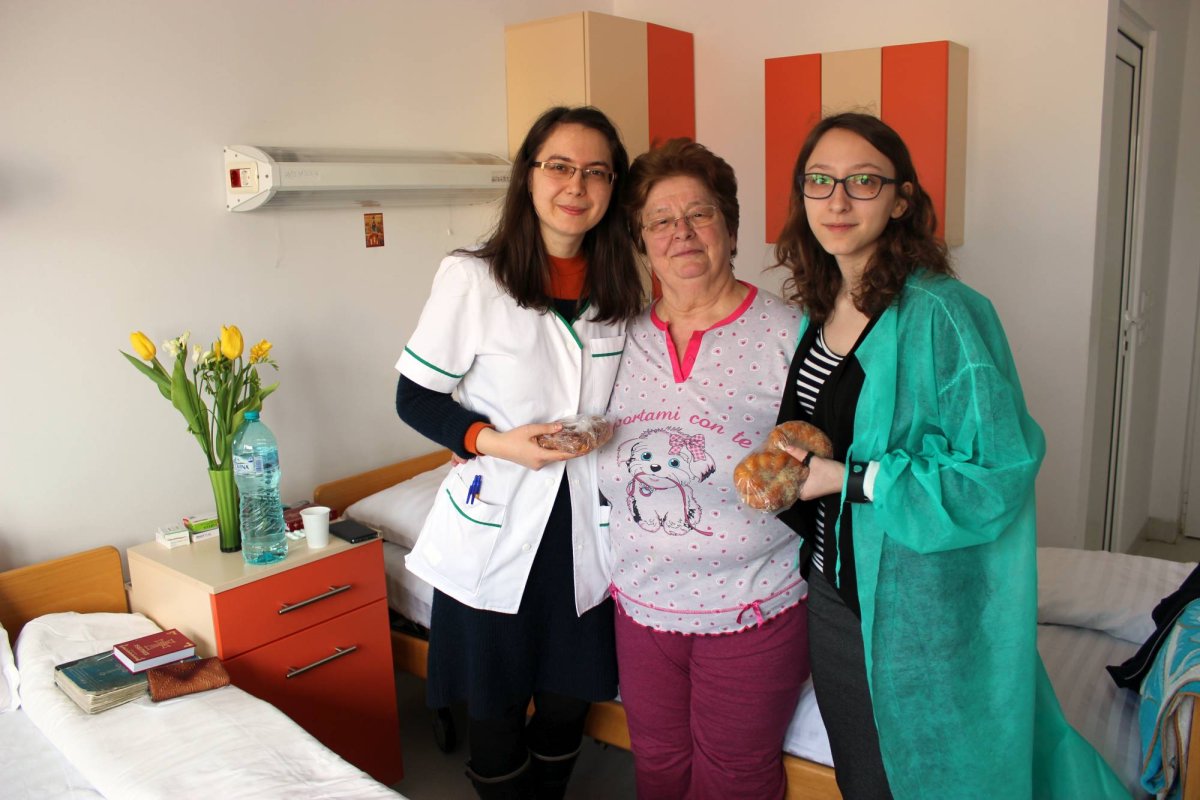 Un zâmbet cald de ziua Sfinţilor 40 de Mucenici, la Spitalul „Providenţa“ 22056