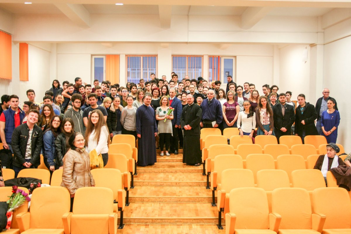 Consiliere pentru elevii Colegiului „Aurel Vlaicu” 22035