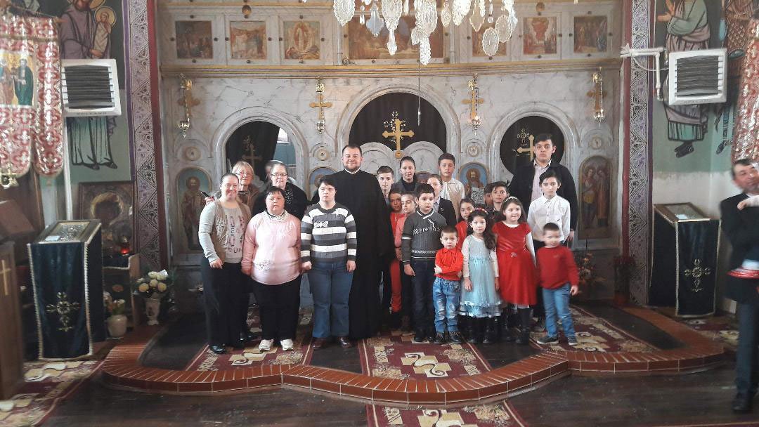 Activităţi cu copiii şi tinerii 21938