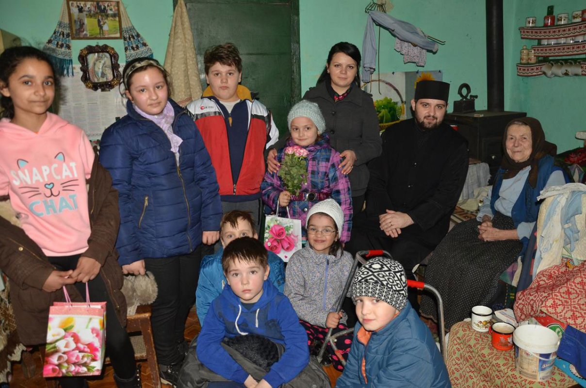 Activităţi cu copiii şi tinerii 21940