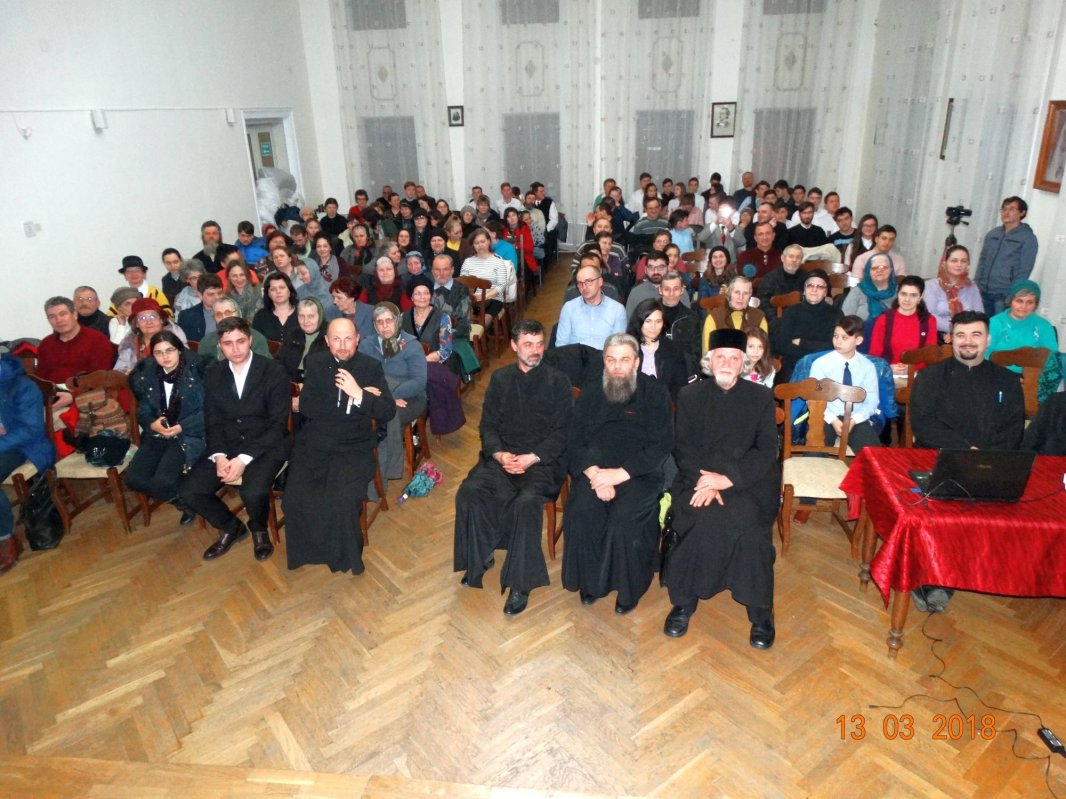 Sfânta Liturghie, „cea mai de seamă slujbă obştească a Bisericii“ 21923