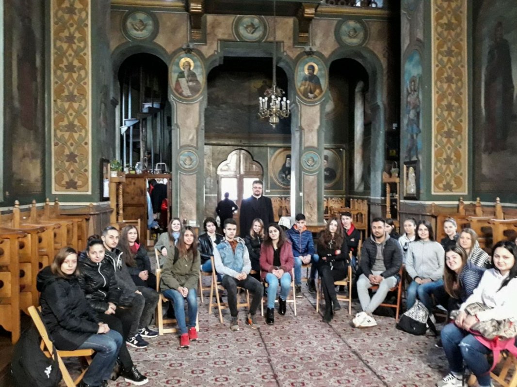 Liturghie şi filantropie în parohiile oltene 21859