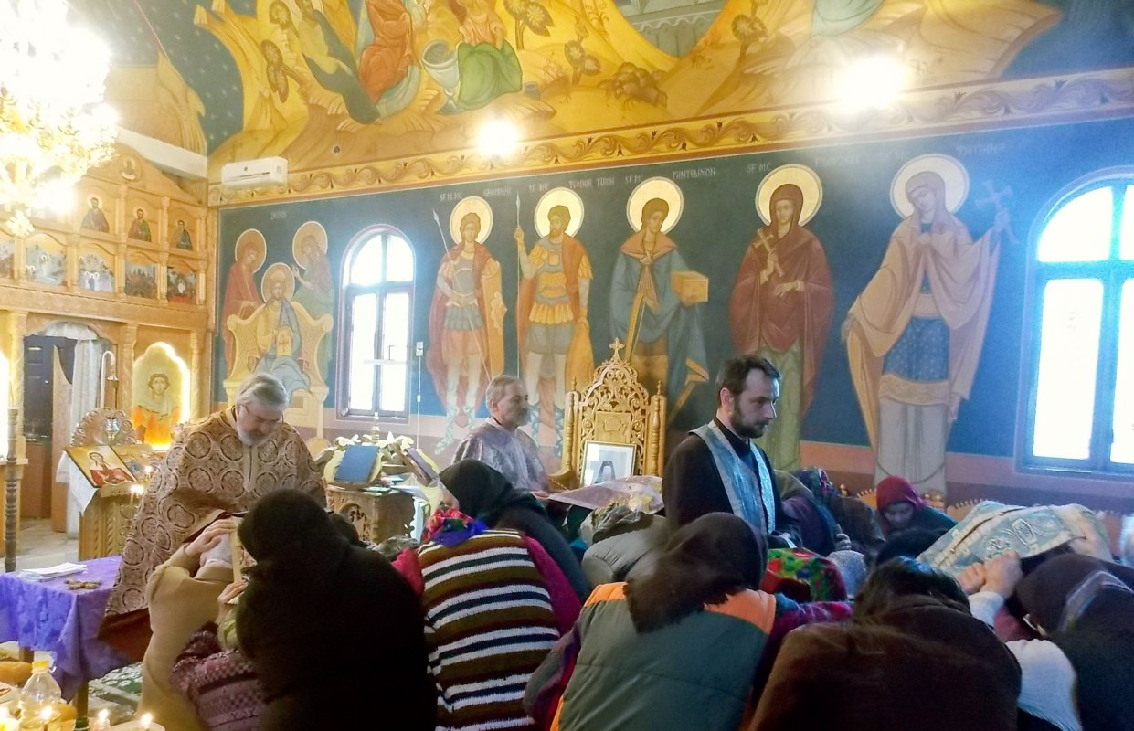 Liturghie şi filantropie în parohiile oltene 21860