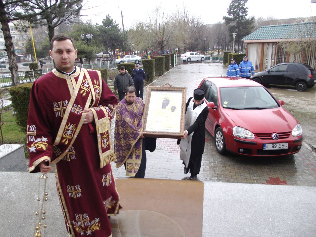 Pelerinaj la Biserica „Sfinții Împărați Constantin și Elena” din Urziceni 21822