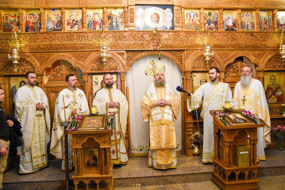 Raclă pentru moaștele Sfântului Efrem cel Nou 21734