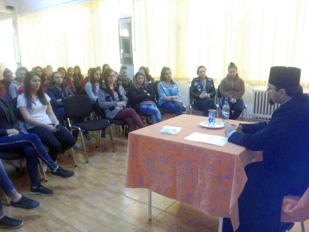 Seară duhovnicească la Liceul „Ştefan Procopiu” din Vaslui 21689
