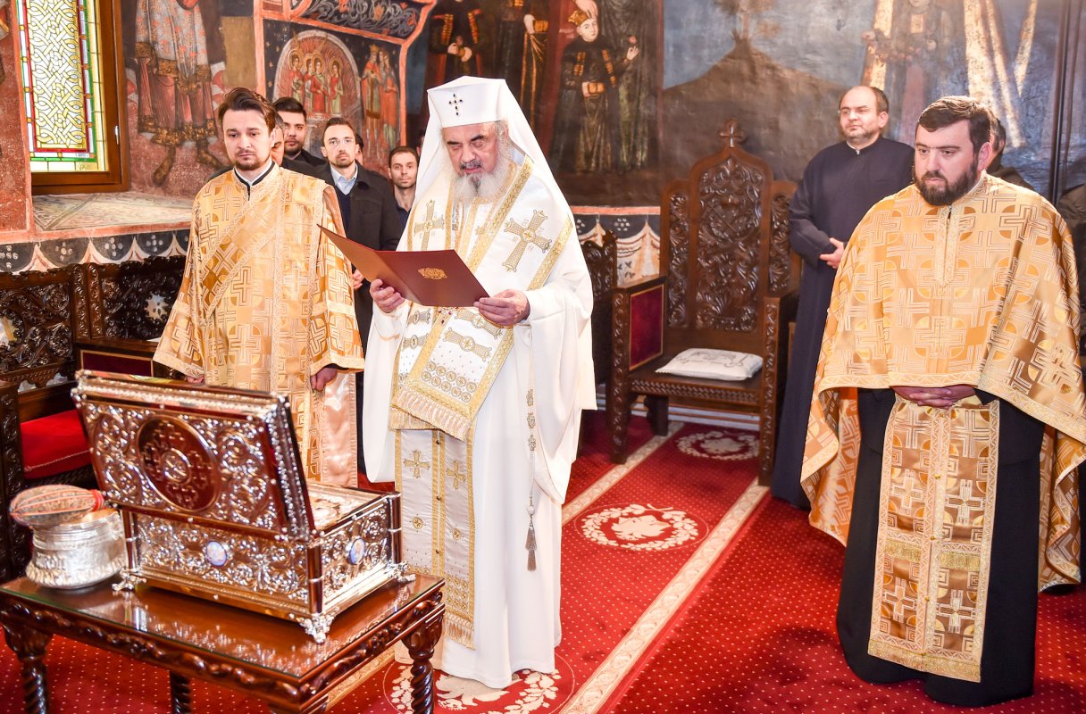 Raclă nouă pentru moaştele Sfântului Miron 21671