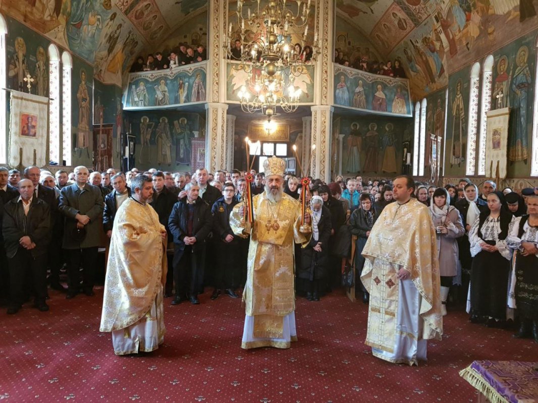 Slujiri arhiereşti în Duminica a 4-a din Postul Sfintelor Paşti 21639