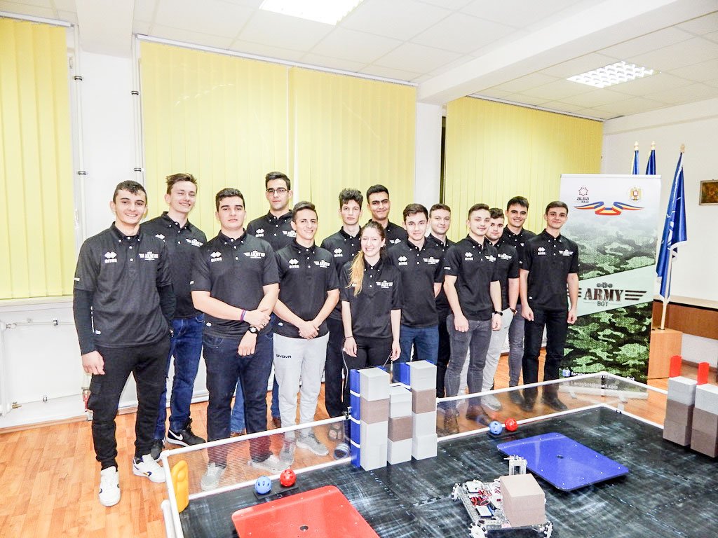 Robot performant construit de liceenii din Alba Iulia 21623