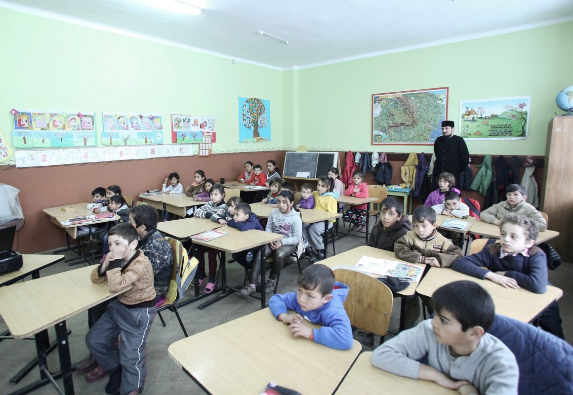 Activitate de profilaxie dentară la Pelișor și Apoș, județul Sibiu  21502