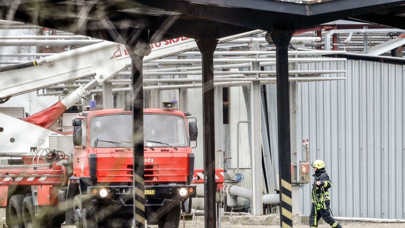 Familiilor îndoliate ale românilor decedaţi în urma exploziei produse la o uzină chimică din Cehia 21412