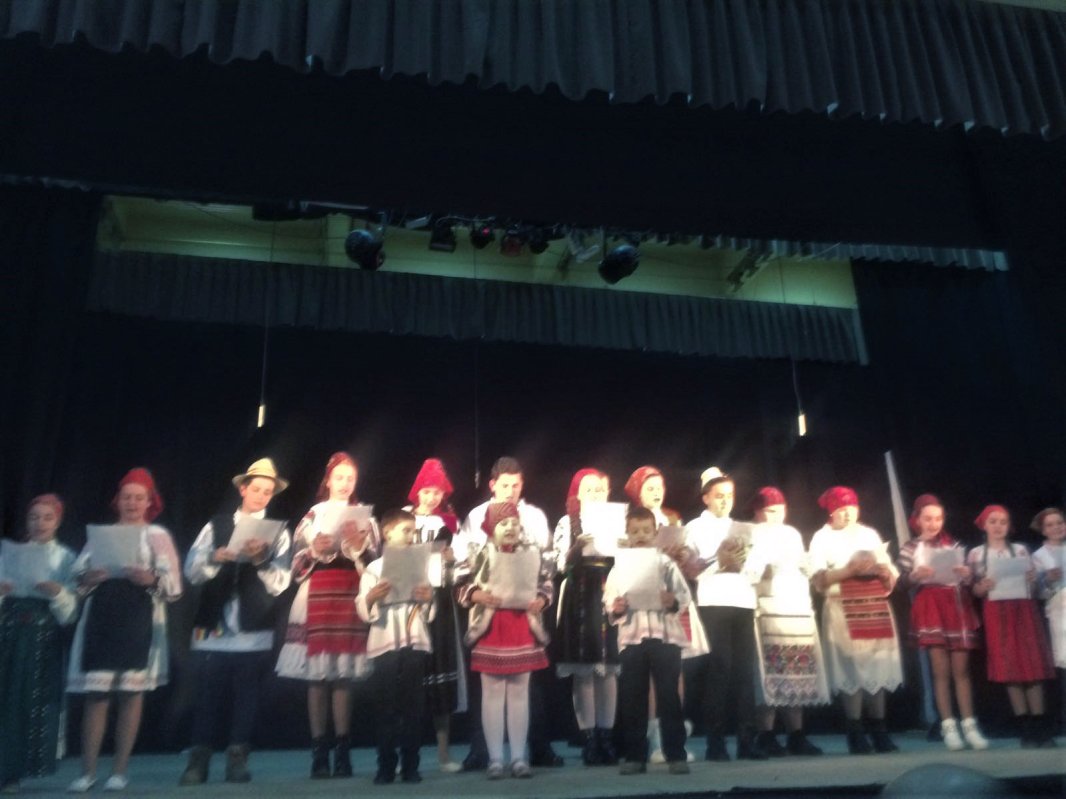 250 de copii la festivalul de pricesne de la Tinca, Bihor 21315