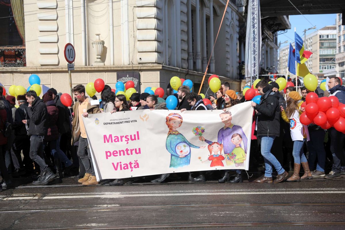 Mii de ieşeni la Marşul pentru viaţă 21295