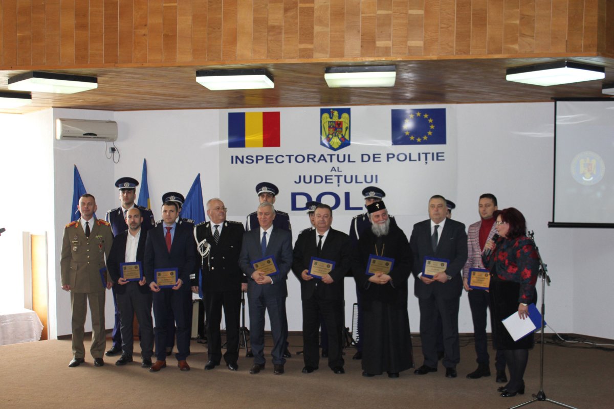 Binecuvântări arhiereşti pentru poliţiştii doljeni 21254