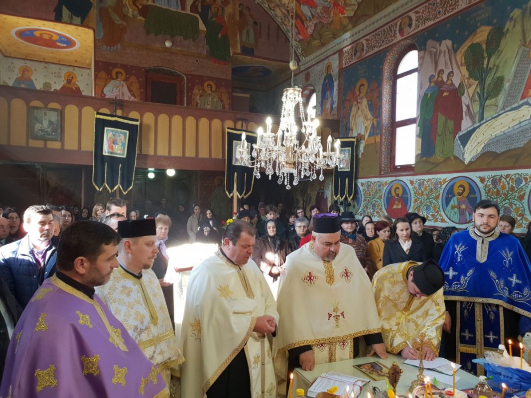 Activităţi misionare şi duhovniceşti în parohii clujene şi bistriţene 21164