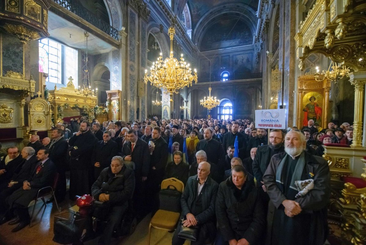 Slujbe de pomenire şi evenimente culturale în Arhiepiscopia Iaşilor, cu prilejul împlinirii a 100 de ani  de la Unirea Basarabiei cu România 21150