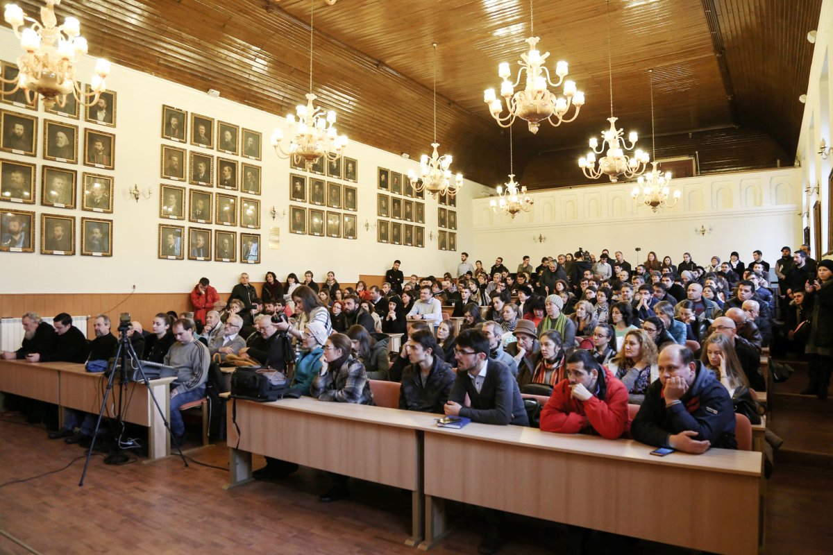 PS Episcop Macarie a conferențiat la Sibiu 21091
