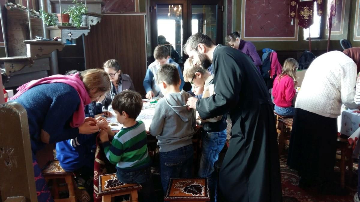 Preoții care văd în copii viitorul parohiei 21033