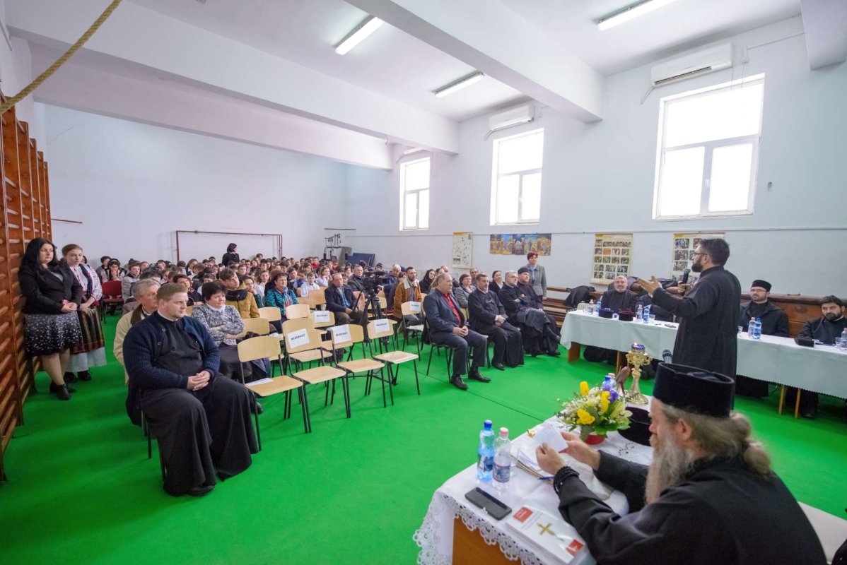 Conferinţă duhovnicească la Şcoala Prisăcani 20945