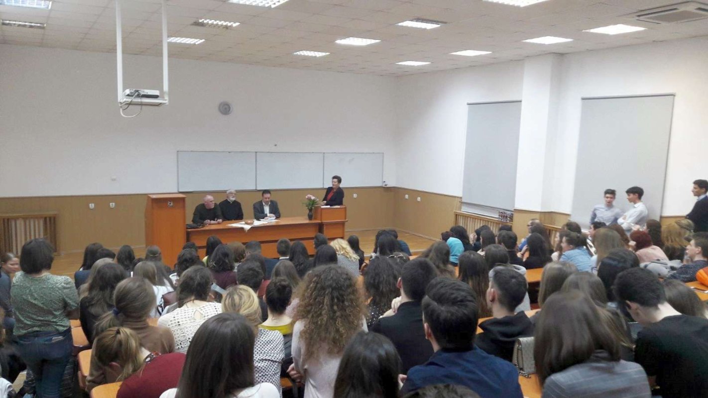 Seara preclinică „Lumina spirituală şi cunoaşterea raţională“ la Universitatea de Medicină din Iaşi 20943