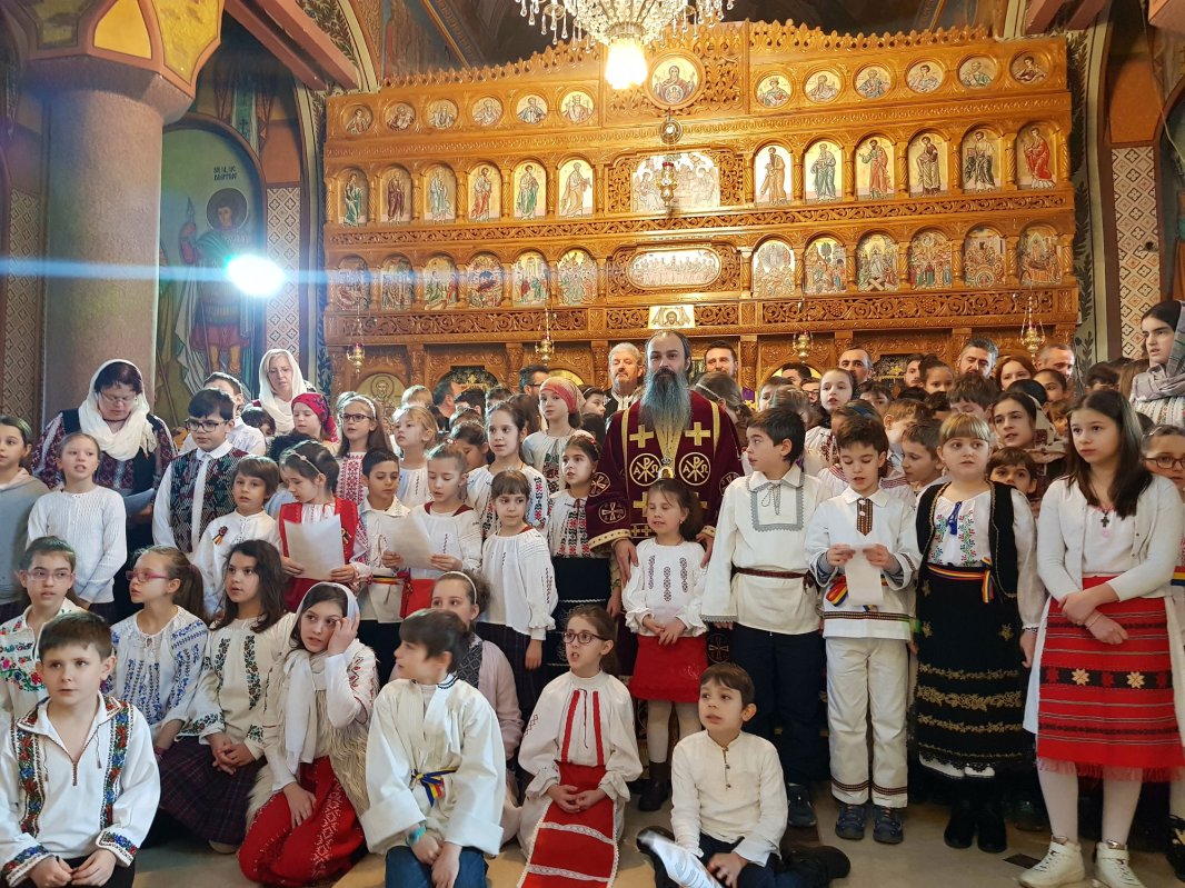 Comuniune euharistică a elevilor timișoreni 20898