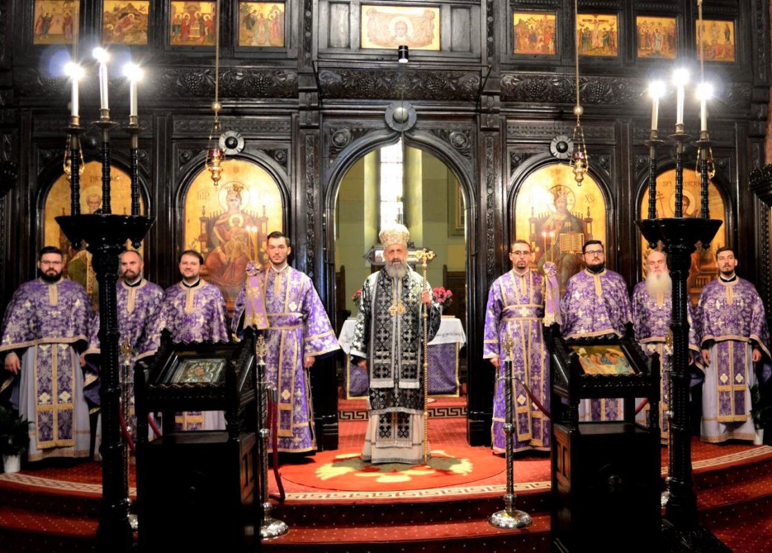 Liturghia Darurilor mai înainte sfințite 20875