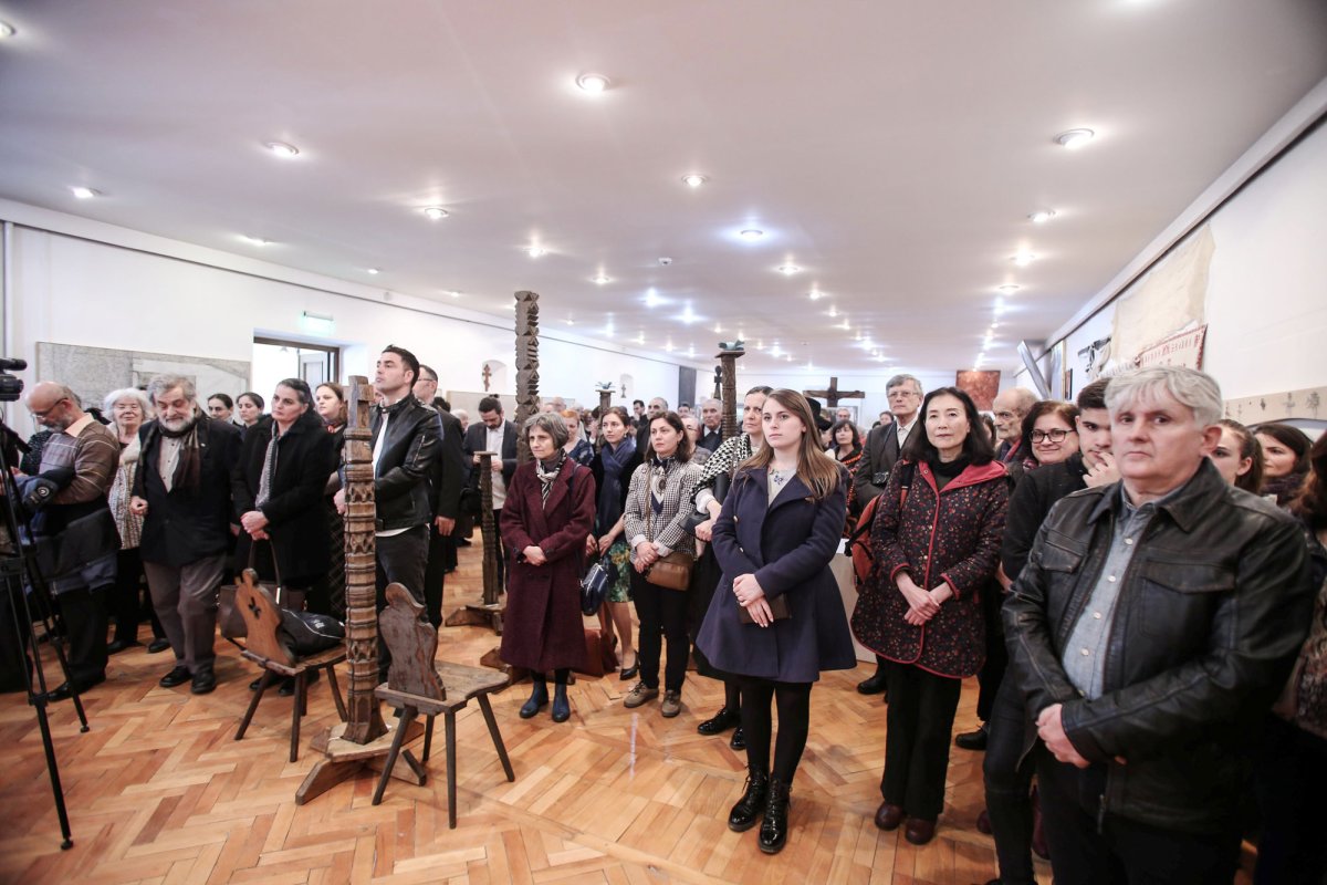 Expoziția „Crucea, de la comunitate la comuniune”, vernisată la Sibiu 20812