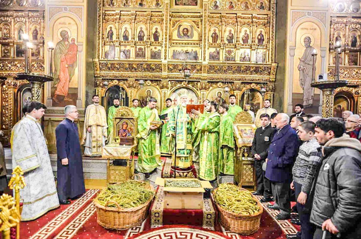 Procesiuni și slujbe arhierești în Muntenia și Dobrogea 20831