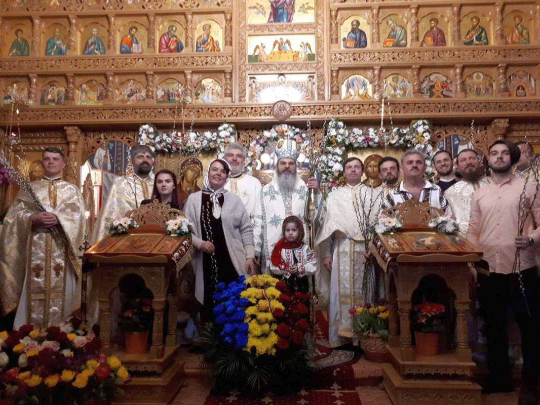 Slujiri arhiereşti în Episcopia Huşilor 20793